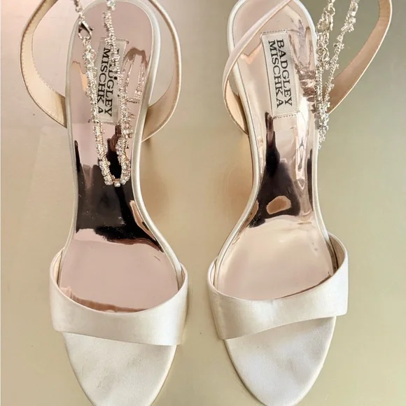 Badgley Mischka Tiffany Crystal Ankle Chain High Heel SIZE 10 - Picture 2 of 6